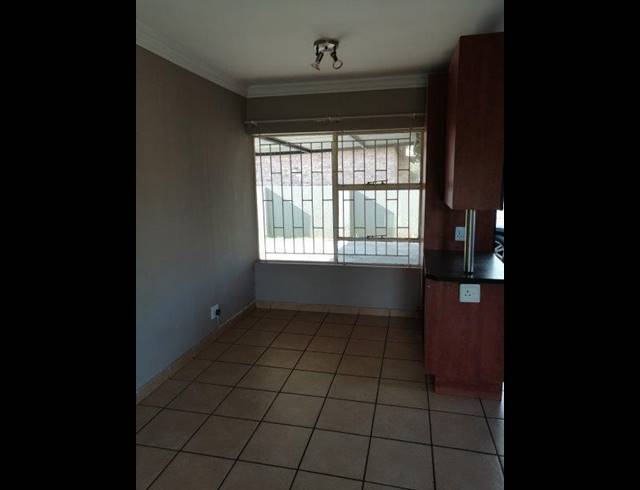 3 BEDROOM TOWNHOUSE FOR SALE IN DENNEOORD